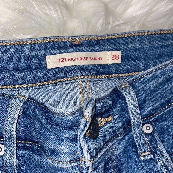 Levi’s Spell Out High Rise Skinny Jeans - Picture 3 of 8